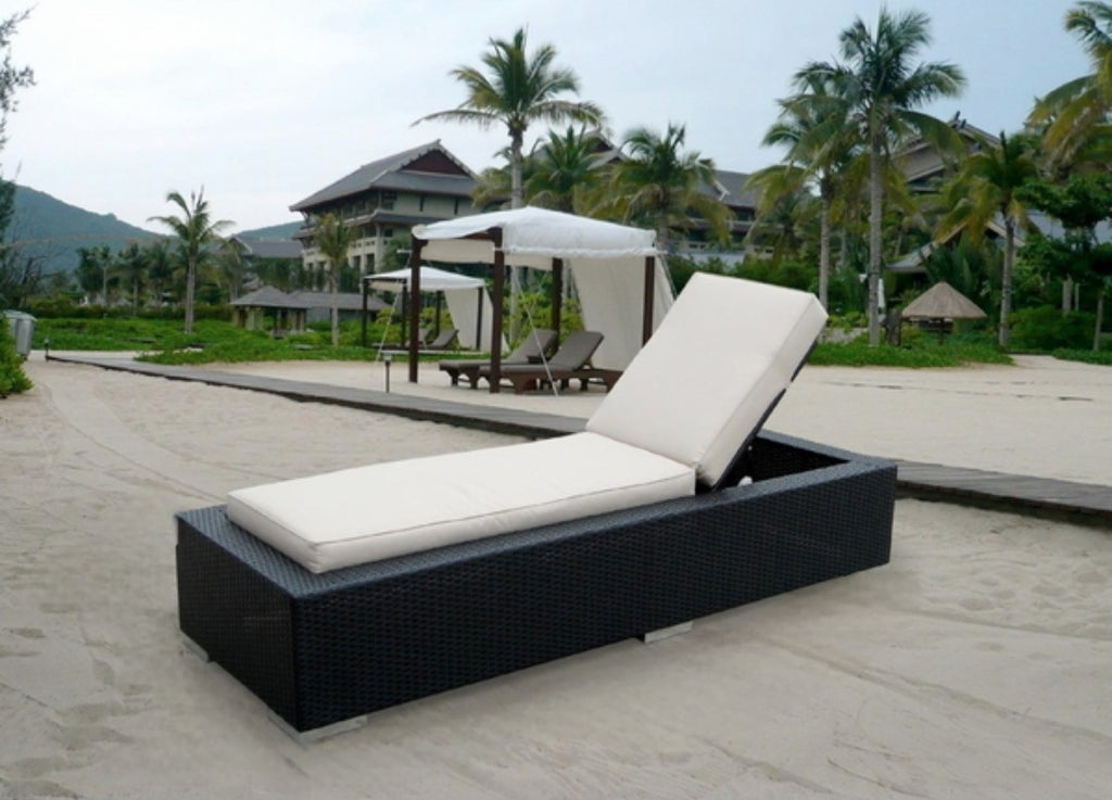 83" Pool Patio Chaise Lounger Daybed Adjustable Wicker / Rattan Cushions Included New In Box Grey Covers